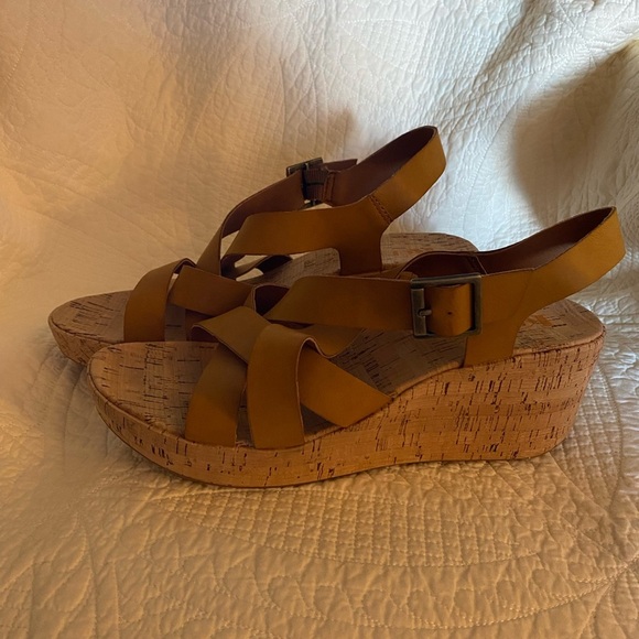 Korks Women's Mustard Wedge Sandals Size 11 With 3” Heel NWOT - Picture 7 of 8